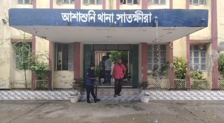 সাতক্ষীরায় বাসের ধাক্কায় সাইকেলআরোহী নিহত